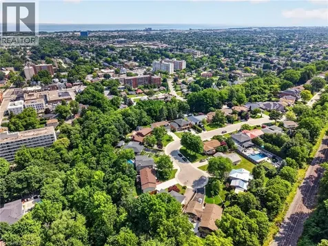 9 Leslie Drive Hamilton ON L8G 2P6