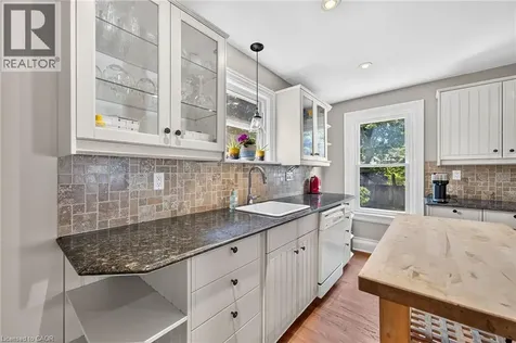 16 Witherspoon Street Dundas ON L9H 2C6