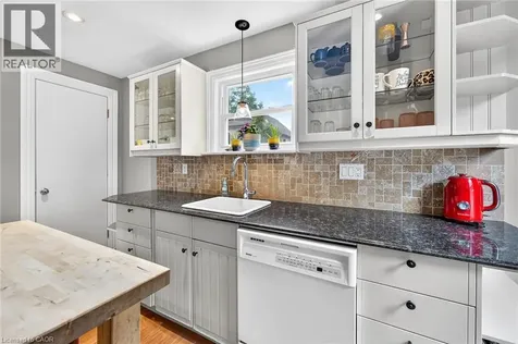 16 Witherspoon Street Dundas ON L9H 2C6