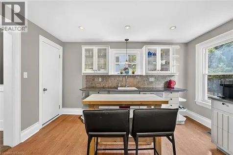 16 Witherspoon Street Dundas ON L9H 2C6
