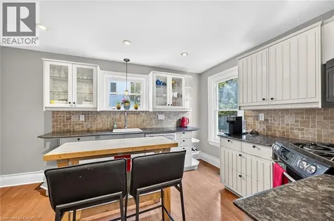 16 Witherspoon Street Dundas ON L9H 2C6