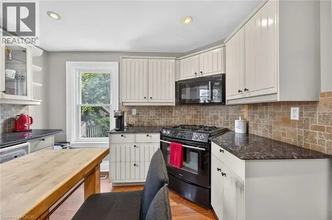 16 Witherspoon Street Dundas ON L9H 2C6