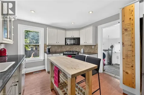 16 Witherspoon Street Dundas ON L9H 2C6
