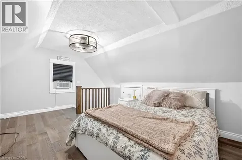 16 Witherspoon Street Dundas ON L9H 2C6