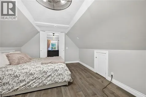 16 Witherspoon Street Dundas ON L9H 2C6