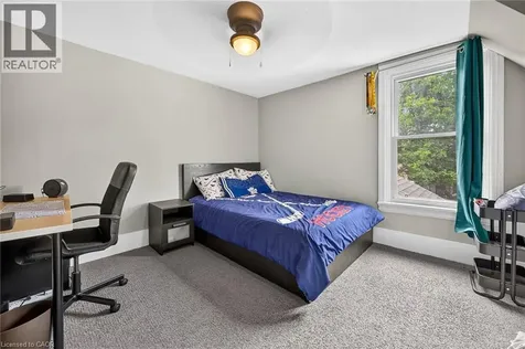 16 Witherspoon Street Dundas ON L9H 2C6