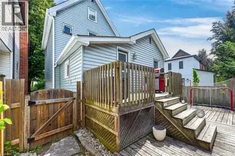 16 Witherspoon Street Dundas ON L9H 2C6