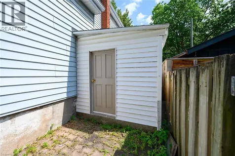 16 Witherspoon Street Dundas ON L9H 2C6