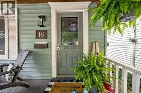 16 Witherspoon Street Dundas ON L9H 2C6