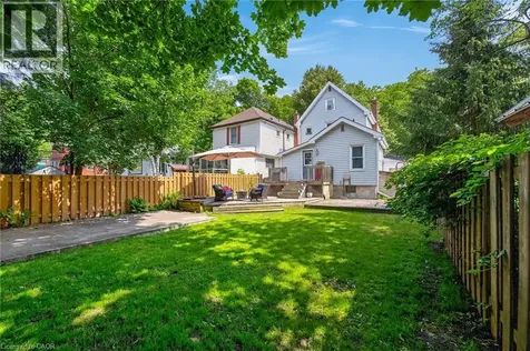 16 Witherspoon Street Dundas ON L9H 2C6