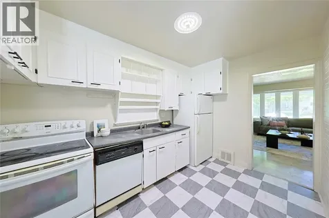 898 Grandview Avenue Sarnia ON N7V 3X2