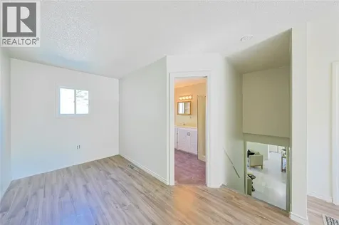 898 Grandview Avenue Sarnia ON N7V 3X2