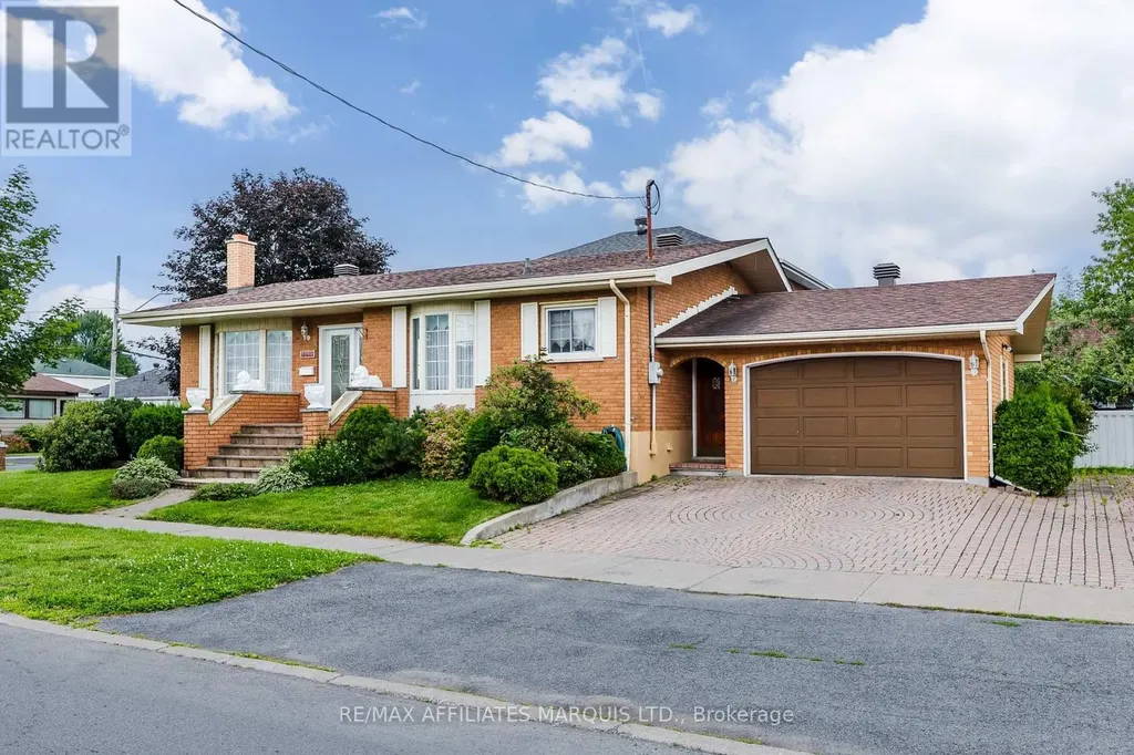 1208 Third Street East Cornwall ON K6H 2G2