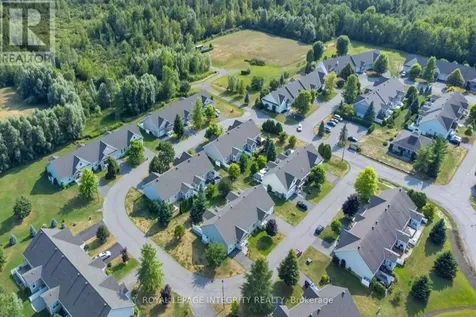 626 Country Trail Private Ottawa ON K0A 1K0