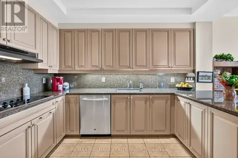 38 Metropole Private Ottawa ON K1Z 1E9