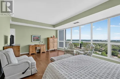 38 Metropole Private Ottawa ON K1Z 1E9
