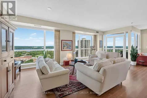 38 Metropole Private Ottawa ON K1Z 1E9