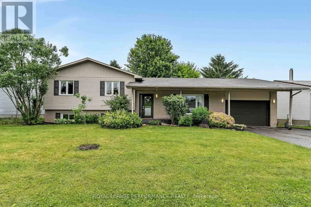 30 Promenade Boulevard Russell ON K0A 1W1