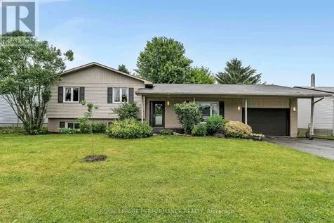 30 Promenade Boulevard Russell ON K0A 1W1