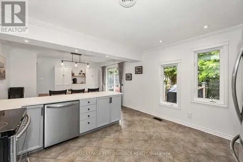 30 Promenade Boulevard Russell ON K0A 1W1