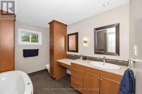 30 Promenade Boulevard Russell ON K0A 1W1