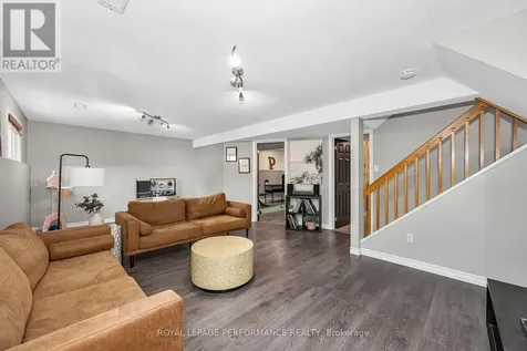 30 Promenade Boulevard Russell ON K0A 1W1
