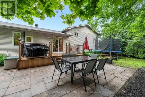 30 Promenade Boulevard Russell ON K0A 1W1