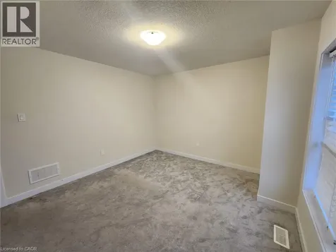 5 Keelson Street Welland ON L3B 0M2