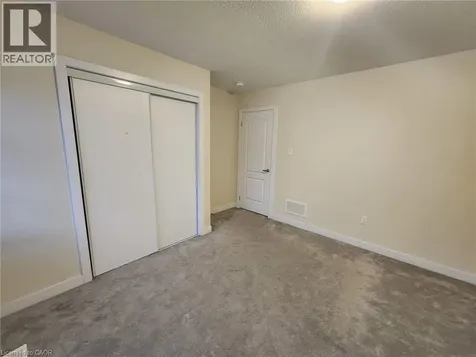 5 Keelson Street Welland ON L3B 0M2