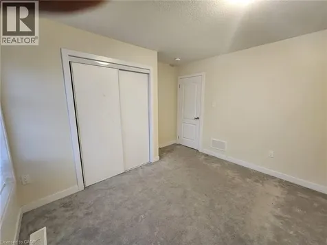 5 Keelson Street Welland ON L3B 0M2