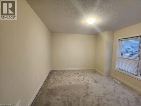 5 Keelson Street Welland ON L3B 0M2