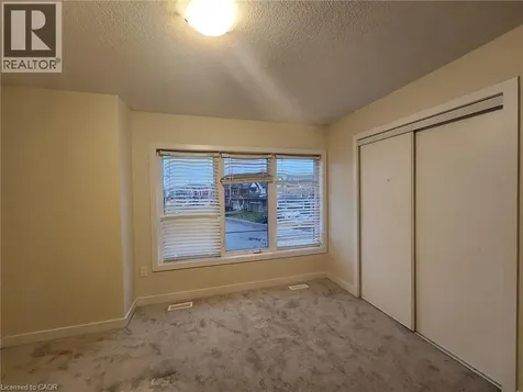 5 Keelson Street Welland ON L3B 0M2