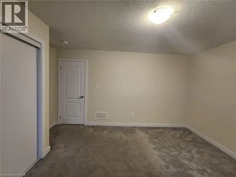 5 Keelson Street Welland ON L3B 0M2