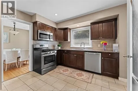 2729 Virginia Park Windsor ON N9E 2B6