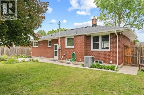 2729 Virginia Park Windsor ON N9E 2B6