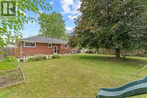 2729 Virginia Park Windsor ON N9E 2B6