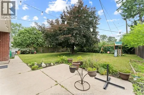 2729 Virginia Park Windsor ON N9E 2B6