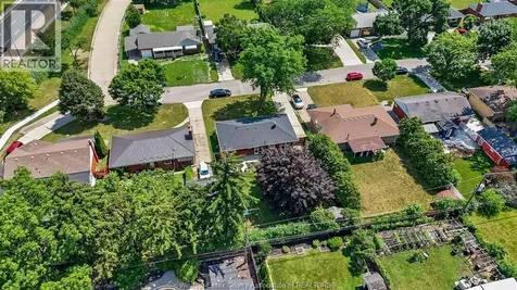 2729 Virginia Park Windsor ON N9E 2B6