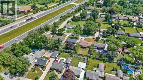 2729 Virginia Park Windsor ON N9E 2B6