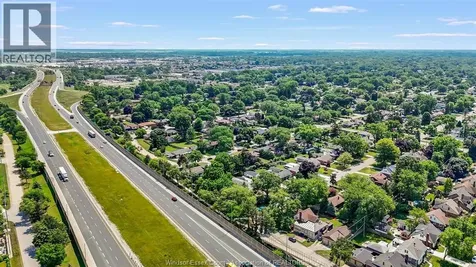 2729 Virginia Park Windsor ON N9E 2B6