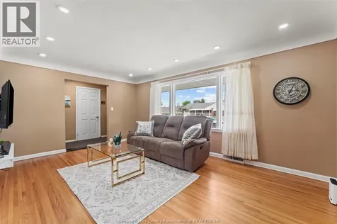 2729 Virginia Park Windsor ON N9E 2B6