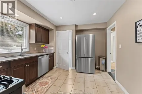 2729 Virginia Park Windsor ON N9E 2B6