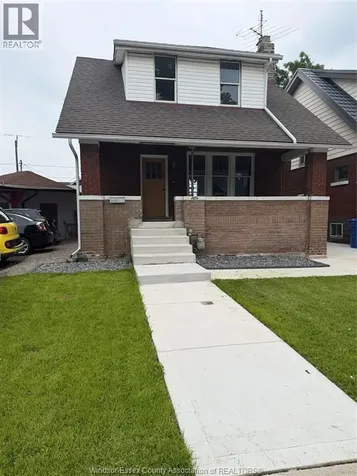 1504 Elsmere Windsor ON N8X 4H3