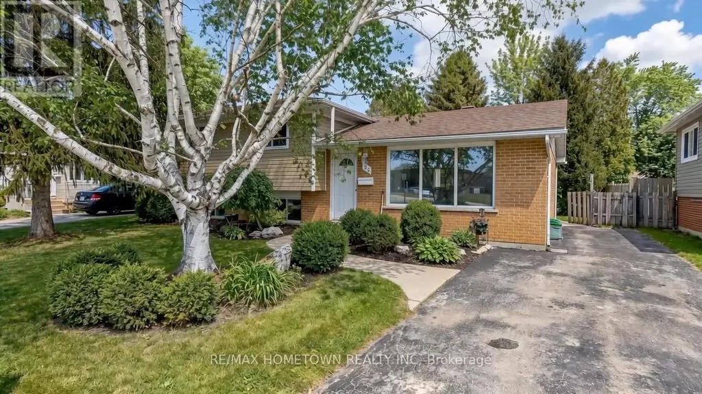 31 Vanier Drive Brockville ON K6V 3J6
