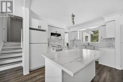 31 Vanier Drive Brockville ON K6V 3J6