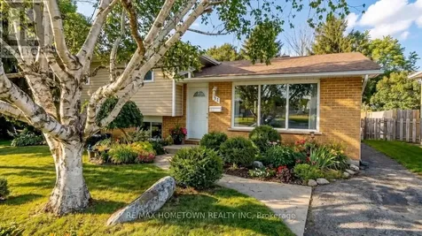 31 Vanier Drive Brockville ON K6V 3J6