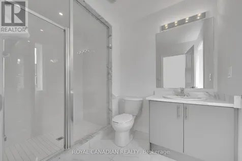 21 Tamworth Terrace Barrie ON L9J 0W5