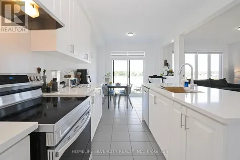 12 Kingsbury Trail Barrie ON L9J 0W9