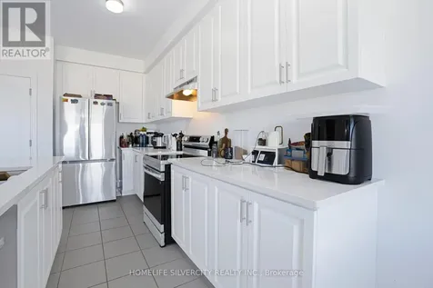 12 Kingsbury Trail Barrie ON L9J 0W9
