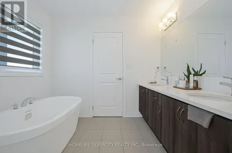 12 Kingsbury Trail Barrie ON L9J 0W9